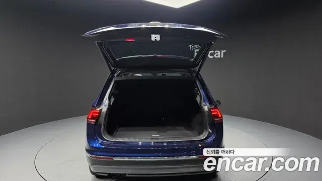 Volkswagen Tiguan 2018 — Фото 20/20