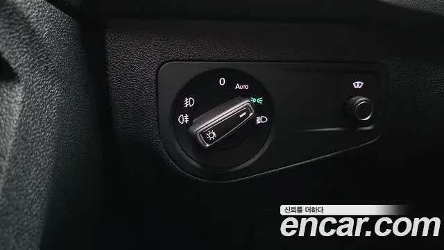 Volkswagen Tiguan 2018 — ფოტო 22/36