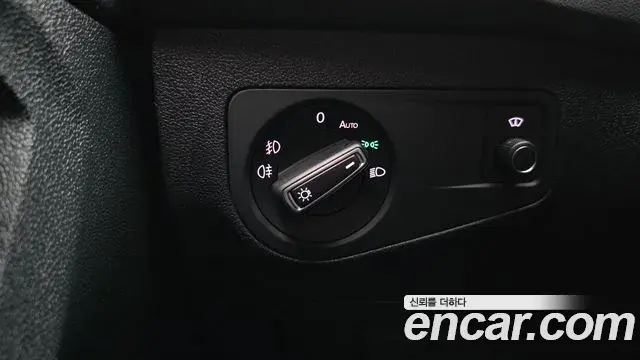 Volkswagen Tiguan 2018 — ფოტო 4/36