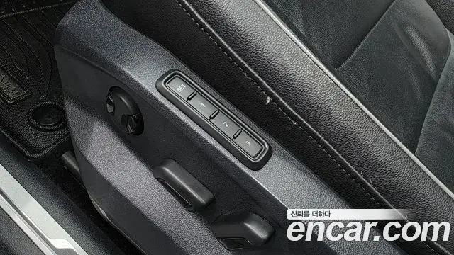 Volkswagen Tiguan 2018 — ფოტო 15/36