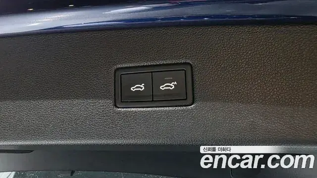 Volkswagen Tiguan 2018 — ფოტო 8/36