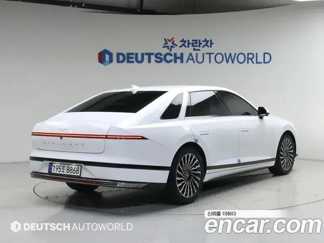 Hyundai Grandeur Hybrid 2023 — ფოტო 19/20