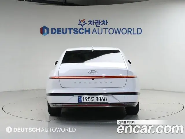 Hyundai Grandeur Hybrid 2023 — ფოტო 5/20