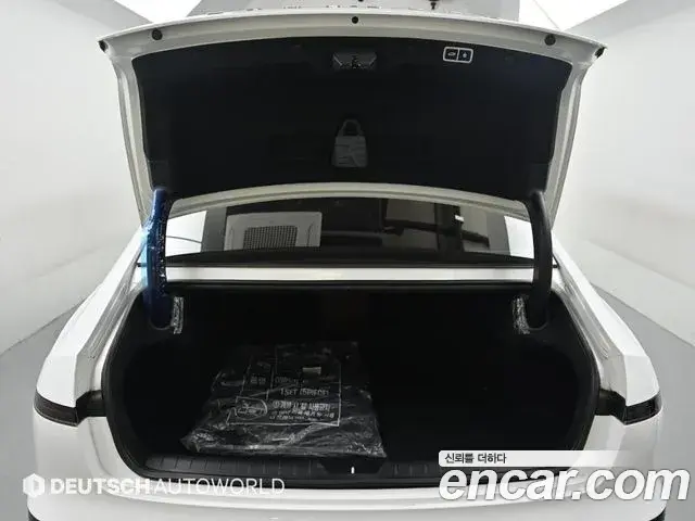 Hyundai Grandeur Hybrid 2023 — ფოტო 15/20