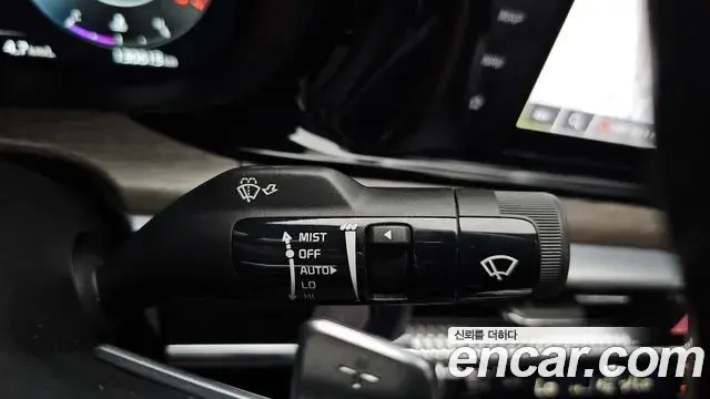 Kia K5 2020 — ფოტო 7/37