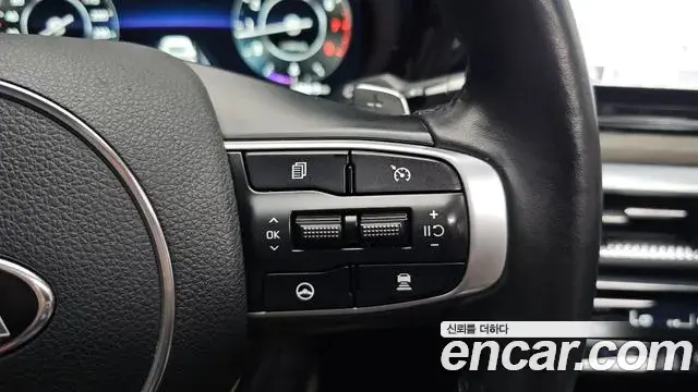 Kia K5 2020 — ფოტო 21/37