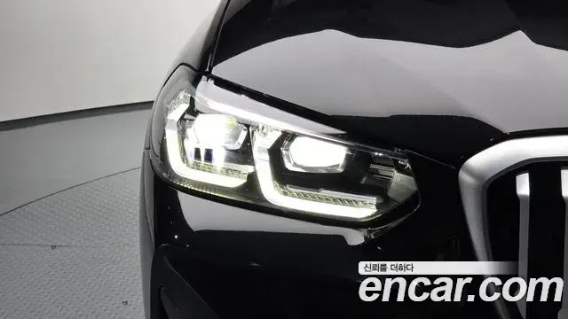 BMW X3 2022 — ფოტო 13/36