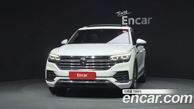 Volkswagen Touareg 2023 — Photo 14/33