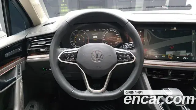 Volkswagen Touareg 2023 — Photo 33/33
