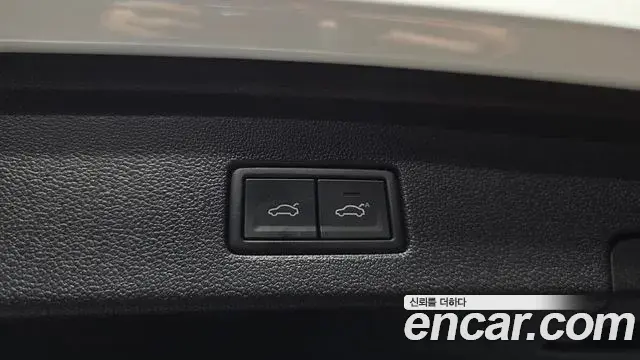 Volkswagen Touareg 2023 — Photo 23/33