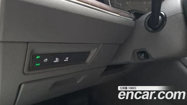 Volkswagen Touareg 2023 — Photo 30/33