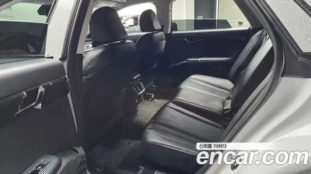 Hyundai Grandeur Hybrid 2024 — Photo 8/34