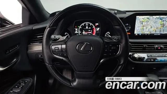 Lexus LS500 2022 — Şəkil 36/43