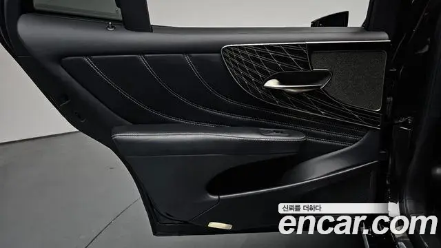 Lexus LS500 2022 — Şəkil 37/43