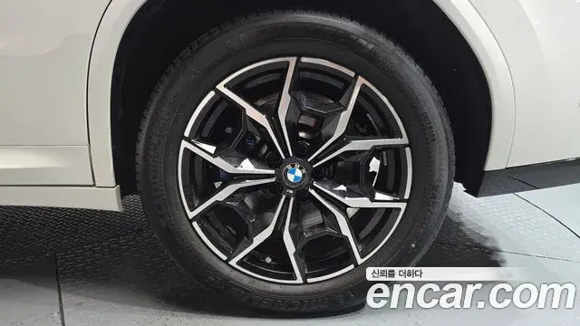 BMW X4 2023 — ფოტო 17/31
