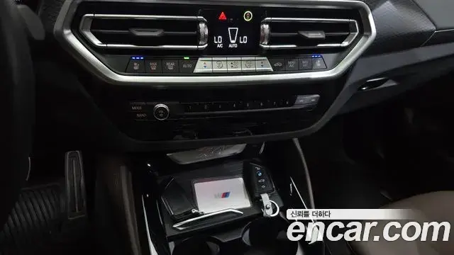 BMW X4 2023 — ფოტო 23/31