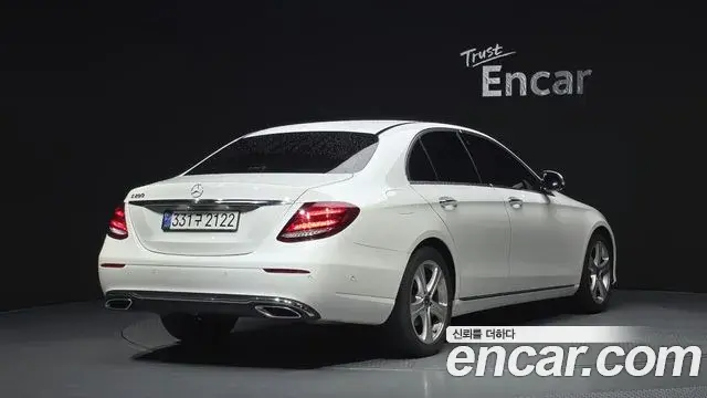 Mercedes-Benz E-Class 2018 — Фото 2/20