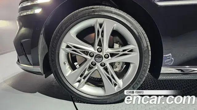 Genesis G90 2022 — Photo 29/33