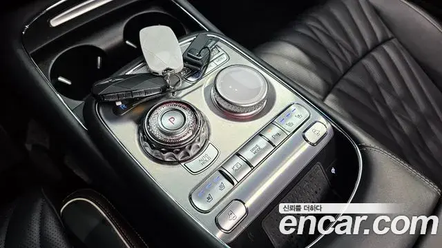 Genesis G90 2022 — Photo 12/33
