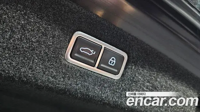 Genesis G90 2022 — Photo 30/33