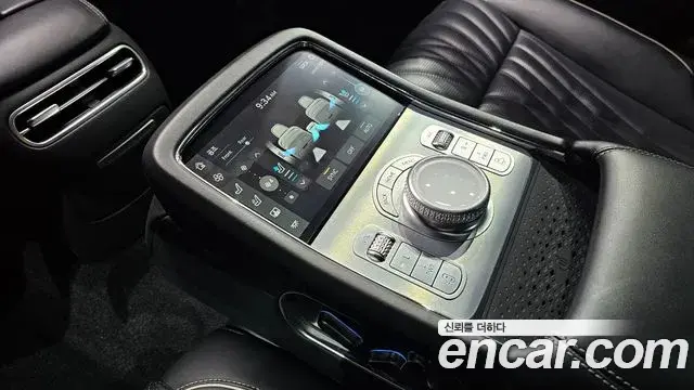 Genesis G90 2022 — Photo 14/33