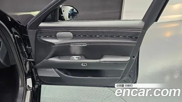 Genesis G90 2022 — Photo 4/33