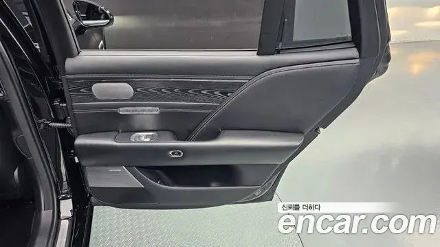 Genesis G90 2022 — Photo 31/33