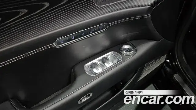 Genesis G90 2022 — Photo 17/33