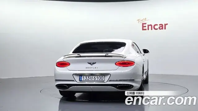 Bentley Continental GT 2019 — Şəkil 13/34
