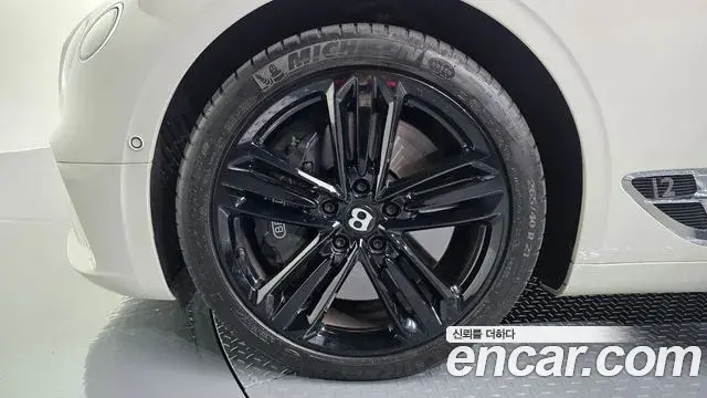 Bentley Continental GT 2019 — Şəkil 20/34