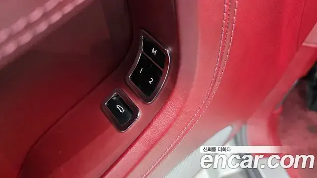 Bentley Continental GT 2019 — Şəkil 28/34