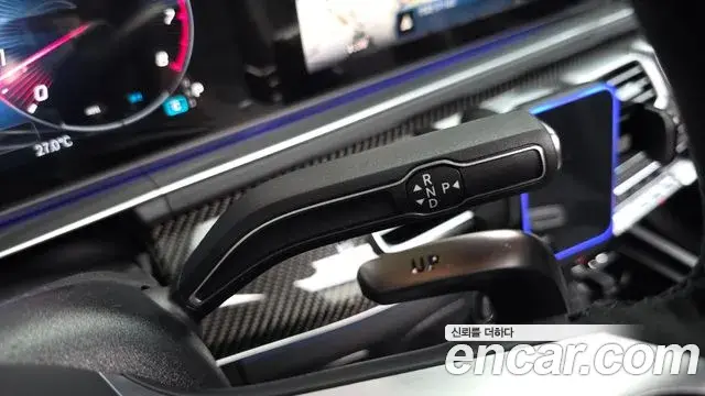 Mercedes-Benz GLE-Class 2025 — Photo 17/37
