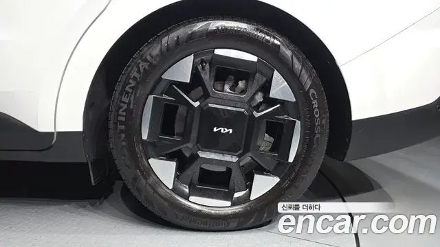 Kia Carnival 2024 — Şəkil 10/36