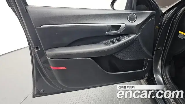 Hyundai Sonata Hybrid 2019 — Şəkil 28/34
