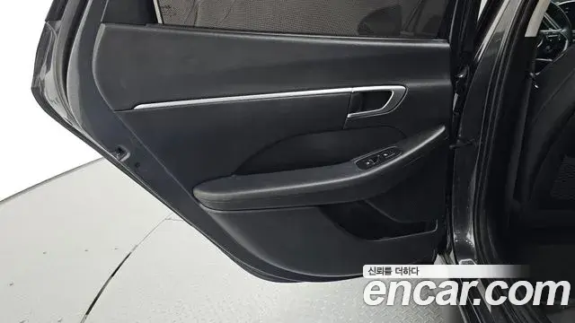 Hyundai Sonata Hybrid 2019 — Şəkil 17/34