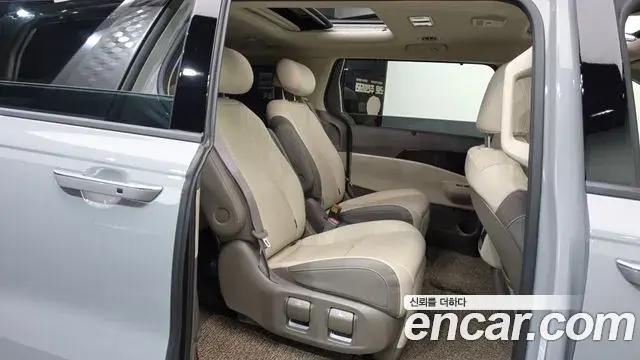 Kia Carnival 2024 — Фото 12/20