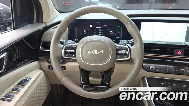 Kia Carnival 2024 — Фото 13/20