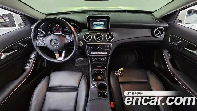 Mercedes-Benz GLA-Class 2018 — Фото 7/20