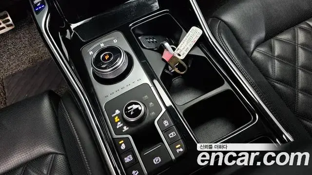 Kia Sorento 2021 — Photo 8/20