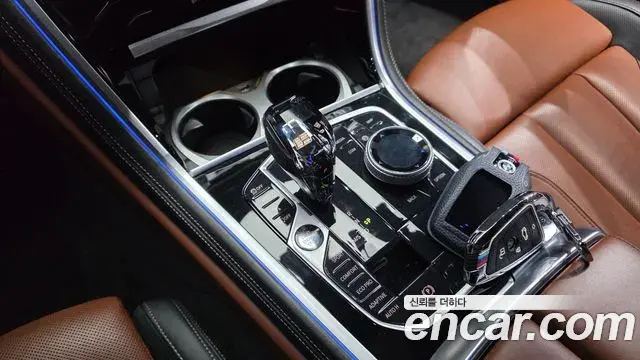 BMW 8 Series 2022 — ფოტო 26/34