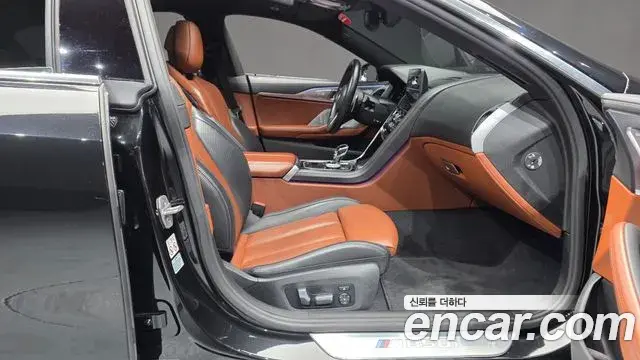 BMW 8 Series 2022 — ფოტო 24/34