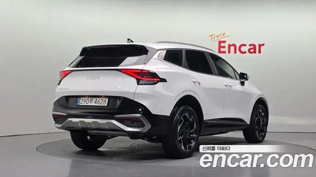 Kia Sportage 2022 — Фото 2/20