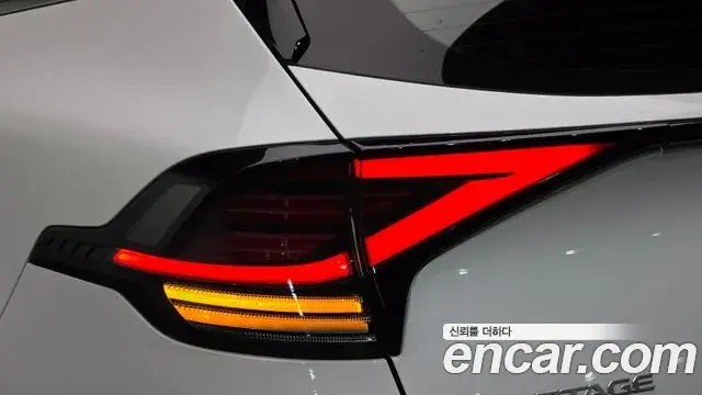 Kia Sportage 2022 — ფოტო 8/32