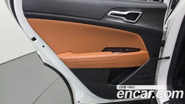 Kia Sportage 2022 — ფოტო 3/32
