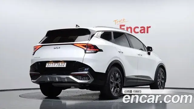 Kia Sportage 2021 — Фото 2/20