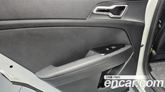 Kia Sportage 2021 — ფოტო 18/35