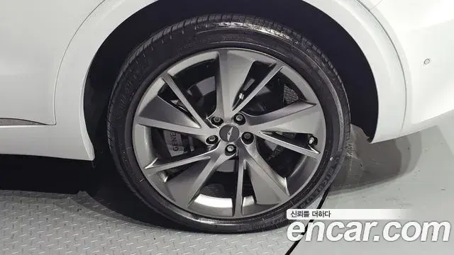 Genesis GV70 2023 — Photo 3/31