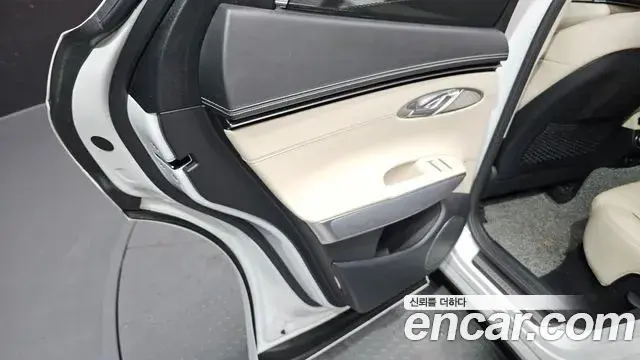 Genesis GV70 2023 — Photo 31/31