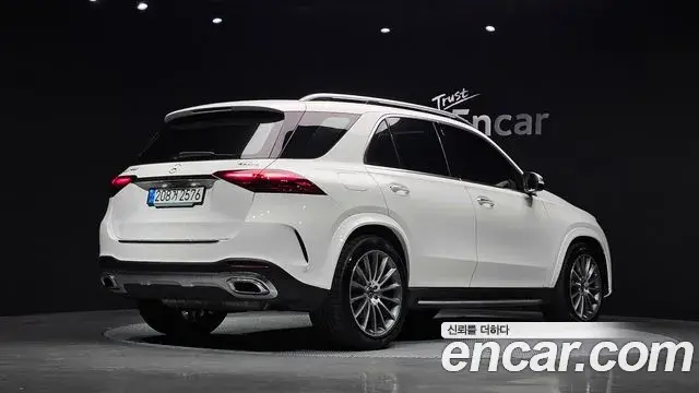 Mercedes-Benz GLE-Class 2024 — Фото 2/20