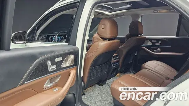 Mercedes-Benz GLE-Class 2024 — Фото 18/20